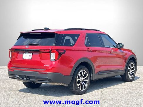 Certified 2025 Ford Explorer ST-Line AWD/4WD image 3