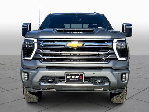 Used 2025 Chevrolet Silverado 2500 High Country w/ Technology Package image 4