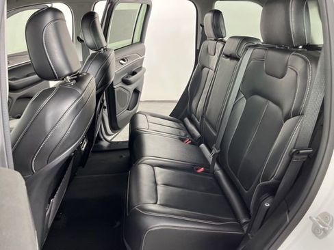Used 2023 Jeep Grand Cherokee Limited AWD/4WD image 43