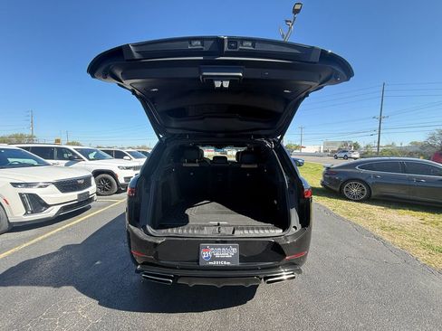 Used 2023 Land Rover Range Rover Sport SE Dynamic image 5