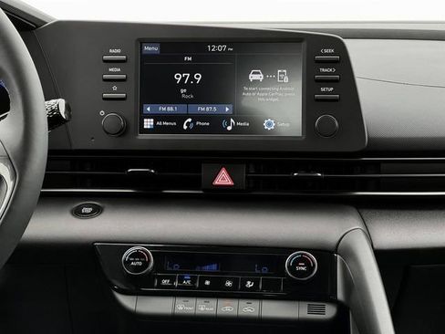 New 2025 Hyundai Elantra Sport image 21