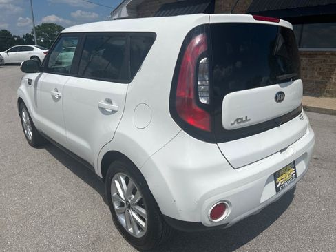 Used 2019 Kia Soul + FWD image 9