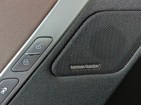 Used 2025 BMW iX xDrive50 w/ Premium Package image 15