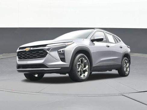 Used 2025 Chevrolet Trax LT w/ Driver Confidence Package FWD image 59