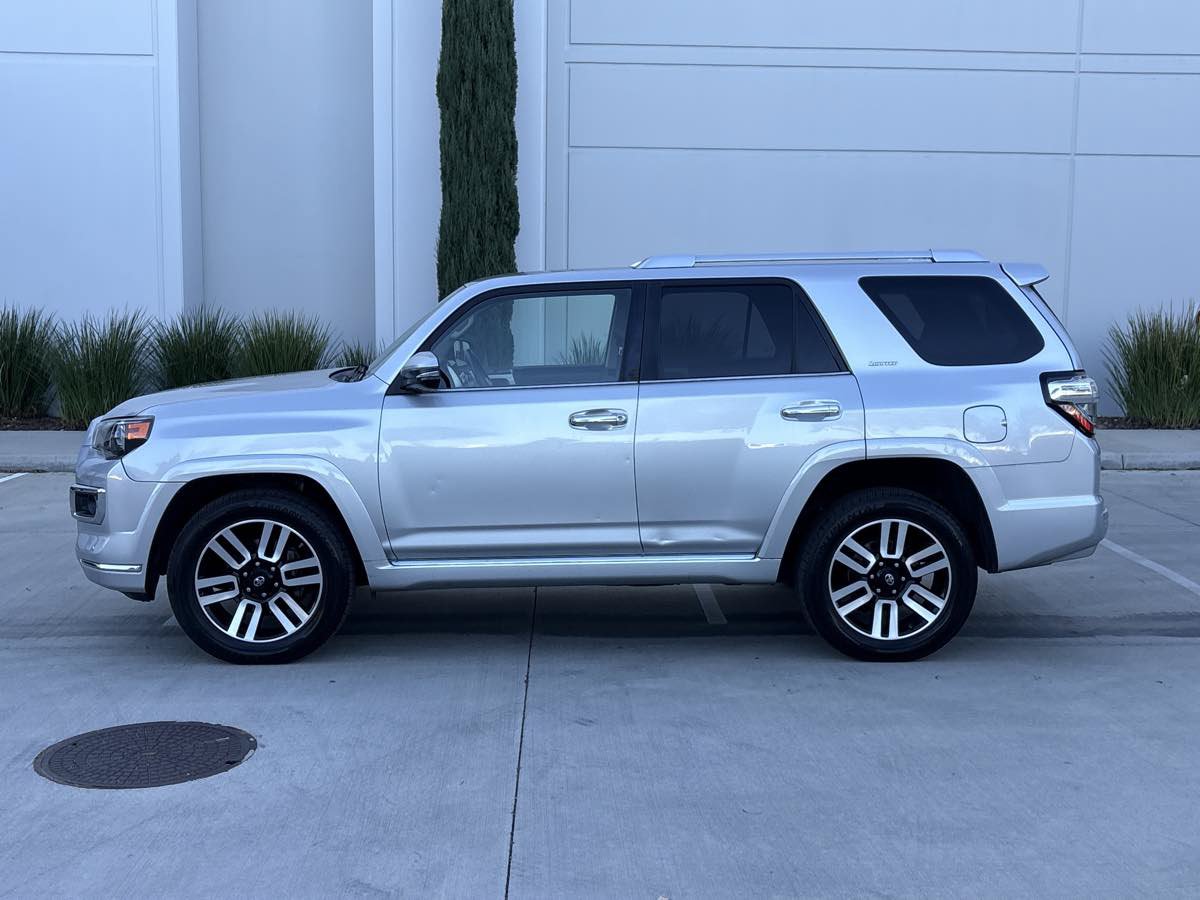 Used 2016 Toyota 4Runner Limited AWD/4WD image 6