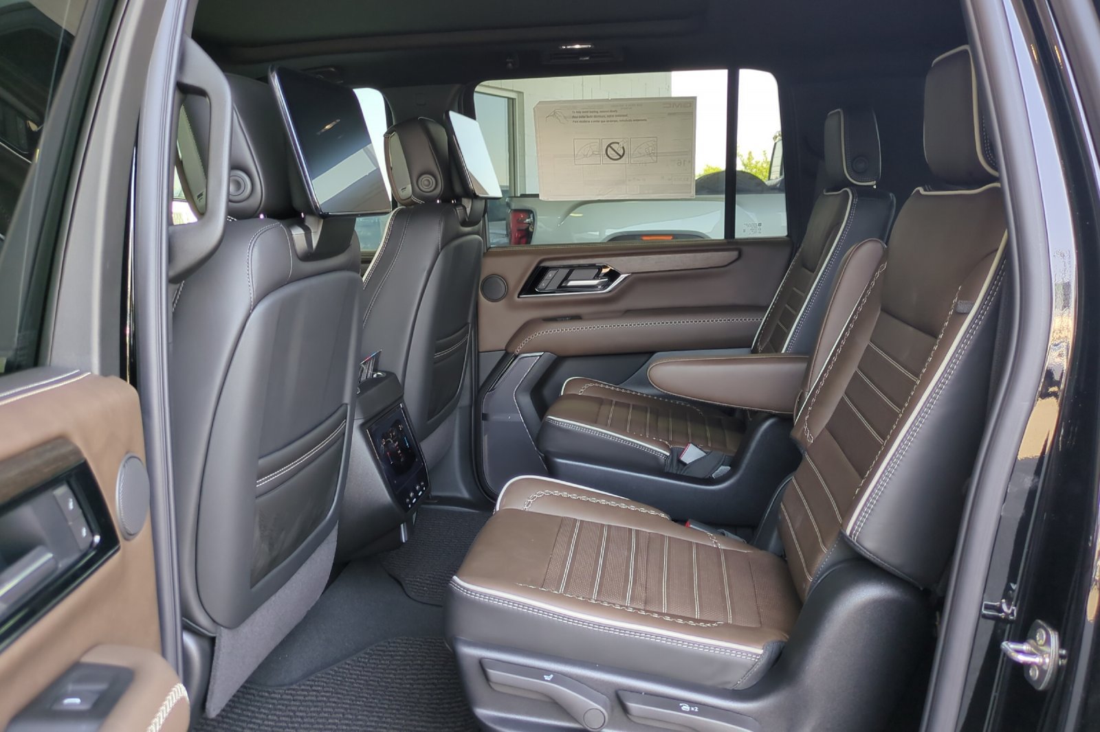 Used 2026 GMC Yukon XL Denali Ultimate AWD/4WD image 13