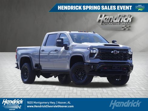 Used 2025 Chevrolet Silverado 2500 ZR2 w/ Technology Package AWD/4WD image 1