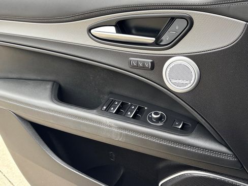Used 2023 Alfa Romeo Stelvio Veloce image 29