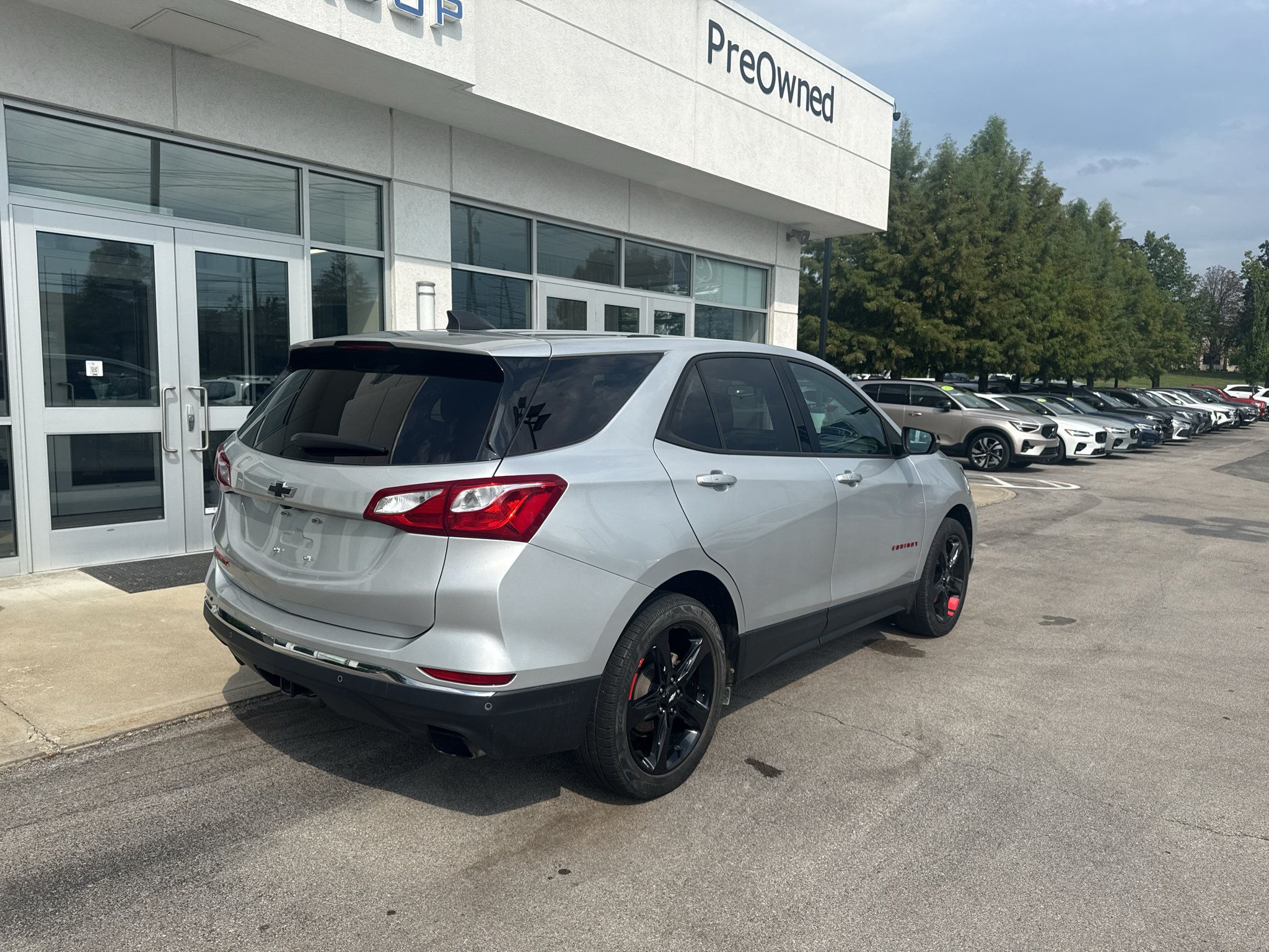 Used 2019 Chevrolet Equinox LT FWD image 3