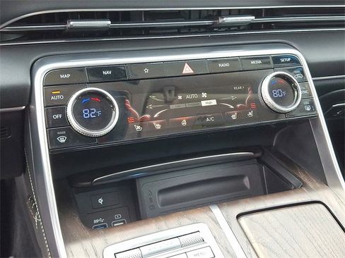 Used 2022 Genesis GV80 3.5T Prestige Signature image 13