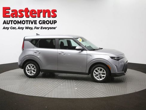 Used 2025 Kia Soul LX w/ LX Technology Package FWD image 46
