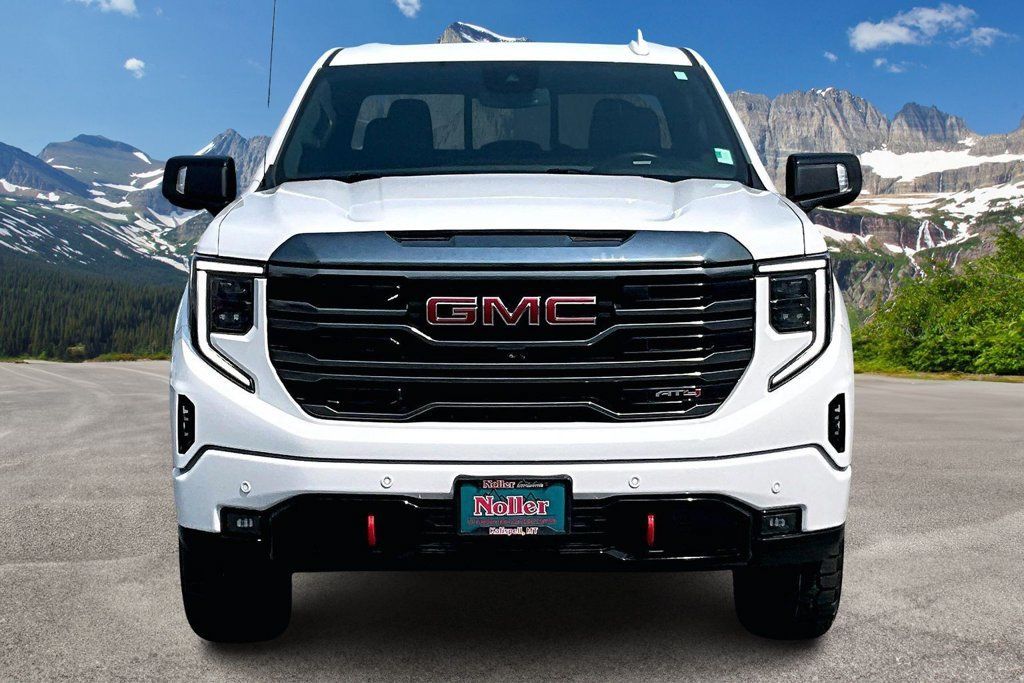 Used 2024 GMC Sierra 1500 AT4 w/ AT4 Preferred Package AWD/4WD image 3
