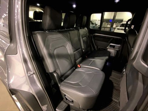 Used 2023 Land Rover Defender 130 SE AWD/4WD image 19