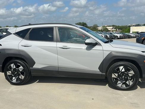 Used 2025 Hyundai Kona SEL image 13