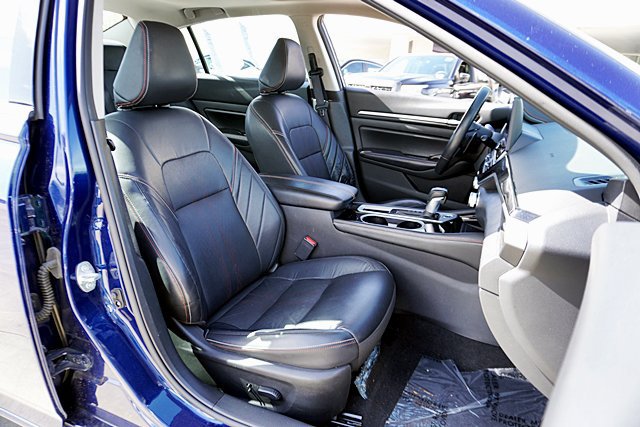 Used 2024 Nissan Altima 2.5 SR FWD image 19