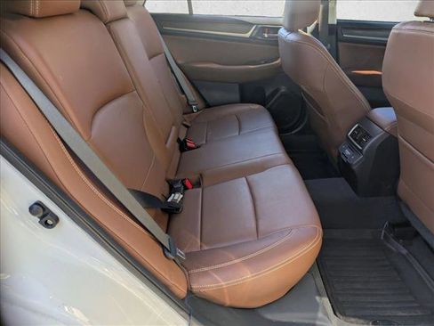 Used 2018 Subaru Outback 3.6R Touring image 19