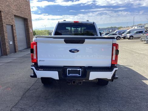 Used 2023 Ford F250 XL w/ STX Appearance Package AWD/4WD image 3