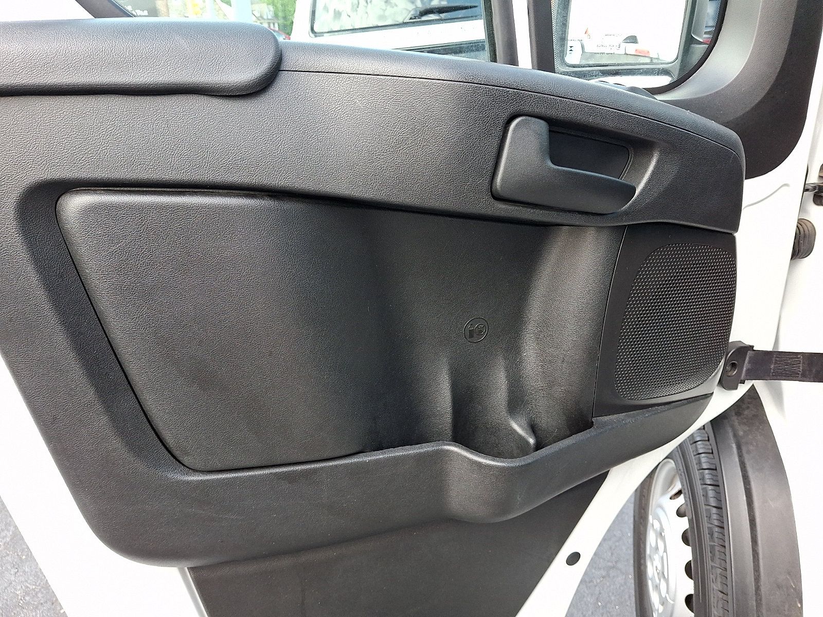 Used 2025 RAM ProMaster 2500 w/ U-Haul Equipment Group FWD image 14