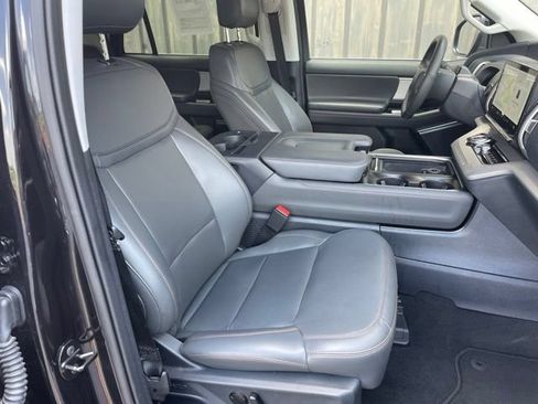 Used 2025 Ford Expedition Active AWD/4WD image 52