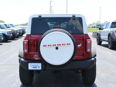 New 2026 Ford Bronco Outer Banks w/ Sasquatch Package AWD/4WD image 4