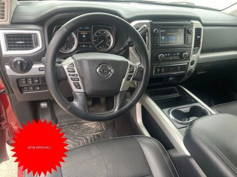 Used 2019 Nissan Titan PRO-4X image 4