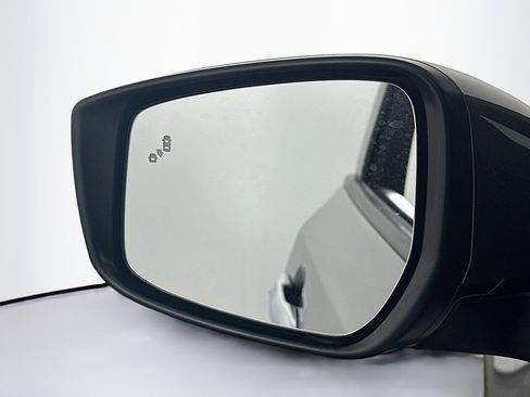 Used 2023 Nissan Leaf S image 16