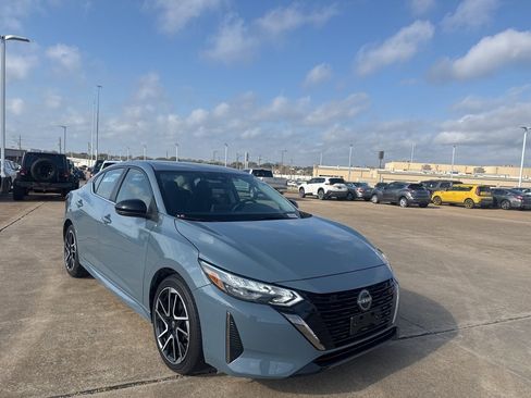 Certified 2025 Nissan Sentra SR image 1