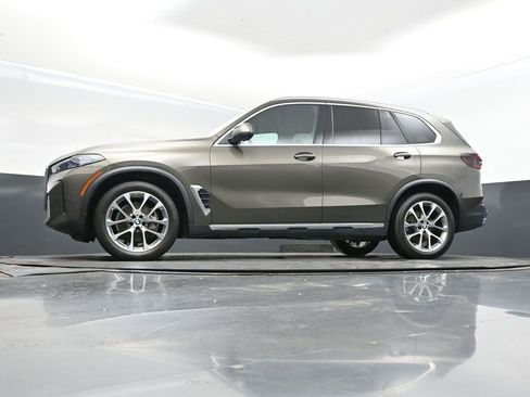 Certified 2025 BMW X5 xDrive40i w/ Premium Package image 39