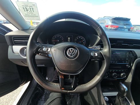 Used 2021 Volkswagen Passat 2.0T SE image 5
