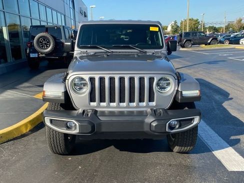 Used 2021 Jeep Wrangler Unlimited Sahara image 3