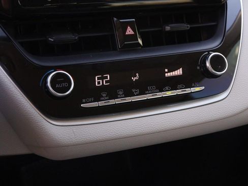 Used 2025 Toyota Highlander XSE AWD/4WD image 17