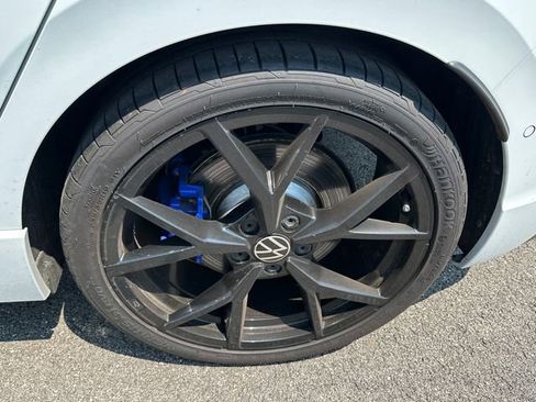 Used 2023 Volkswagen Golf 20th Anniversary Edition image 8