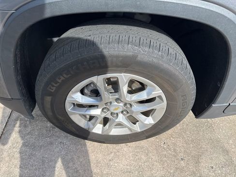 Used 2021 Chevrolet Traverse LS image 13