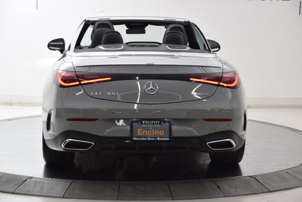 Used 2025 Mercedes-Benz CLE 300 4MATIC Cabriolet image 5