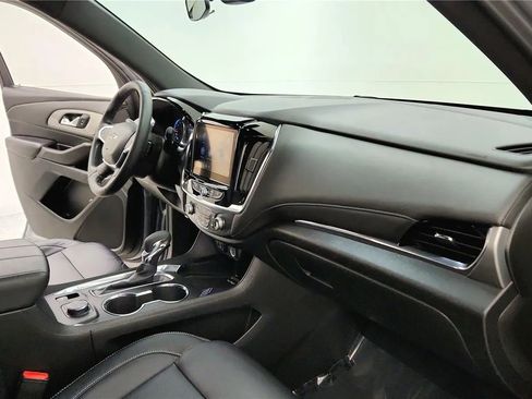 Used 2023 Chevrolet Traverse LT w/ Midnight/Sport Edition image 38