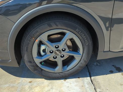 New 2025 Kia K4 LXS image 34