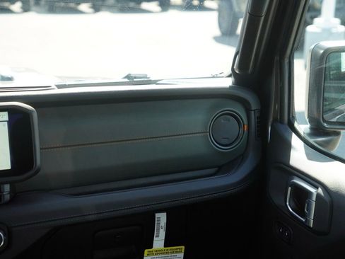 New 2026 Jeep Gladiator Mojave image 25