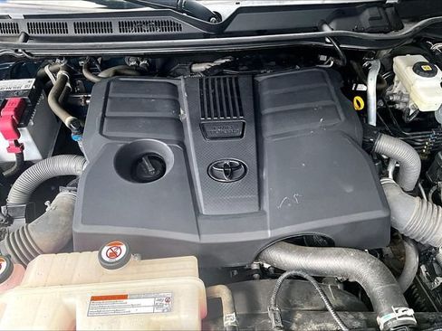 Used 2023 Toyota Tundra SR5 w/ SR5 Premium Package AWD/4WD image 33