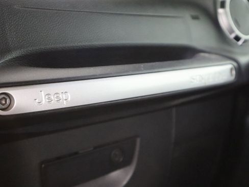 Used 2017 Jeep Wrangler Sahara w/ Connectivity Group image 26