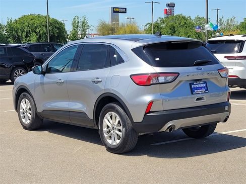 Used 2022 Ford Escape SE image 6