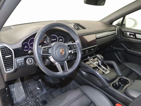 Used 2023 Porsche Cayenne Coupe image 44