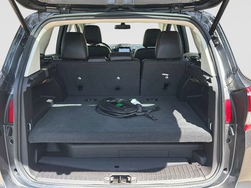 Used 2017 Ford C-MAX Energi Titanium w/ Equipment Group 501A FWD image 12