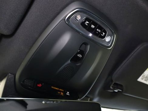 Used 2017 Volvo XC90 T5 R-Design image 24