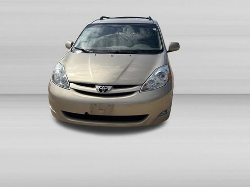 Used 2007 Toyota Sienna XLE FWD image 9