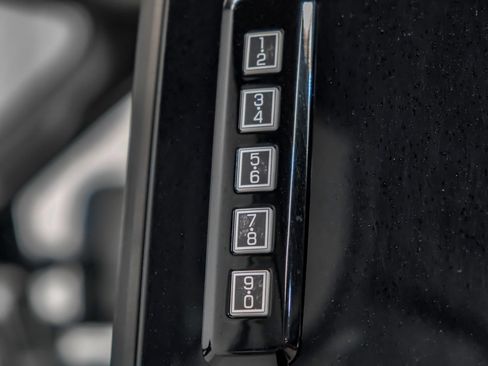 Used 2019 Ford F250 Lariat w/ Lariat Ultimate Package AWD/4WD image 42