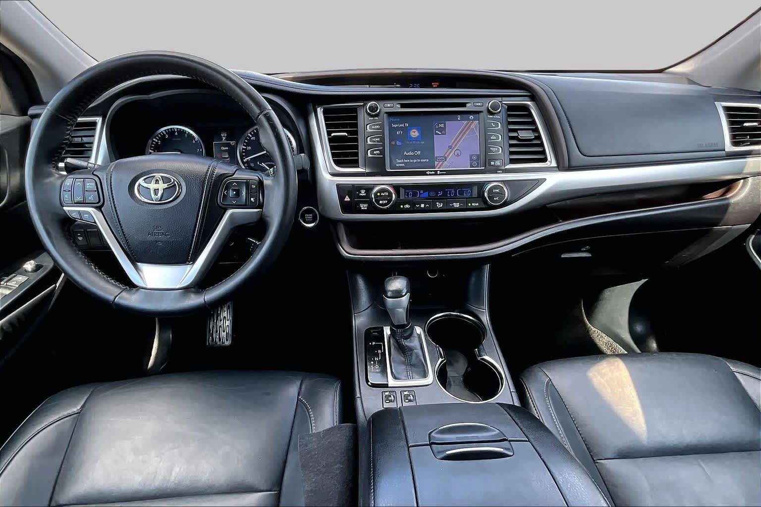 Used 2015 Toyota Highlander XLE FWD image 16