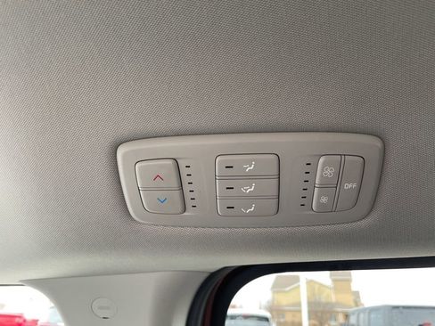 Used 2024 Kia Carnival LX image 32