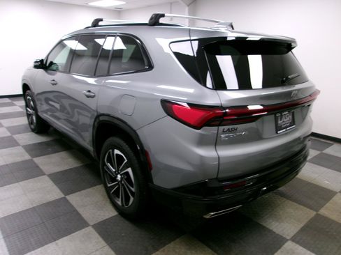 Used 2025 Buick Enclave Sport Touring w/ Power Package AWD/4WD image 2