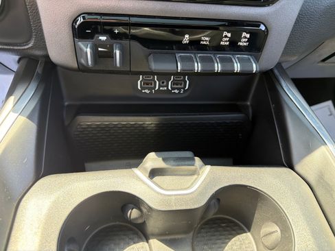 Used 2022 RAM 1500 Laramie w/ Sport Appearance Package AWD/4WD image 30