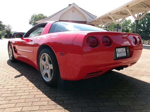Used 1999 Chevrolet Corvette Coupe w/ Roof Pkg RWD image 7